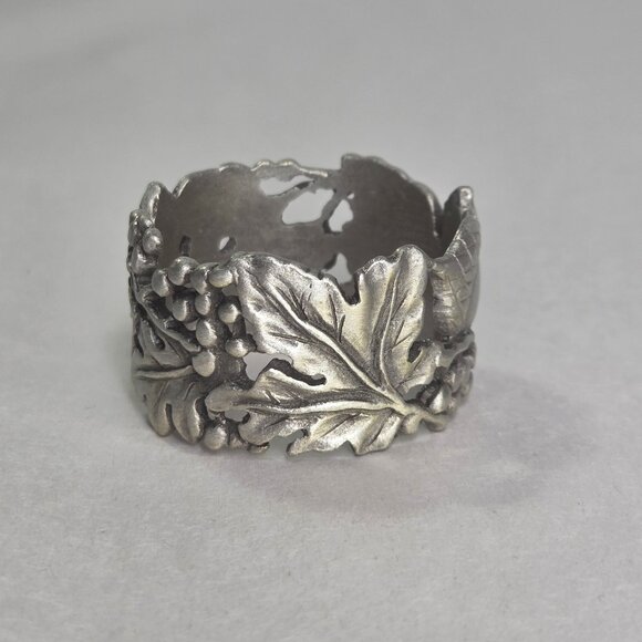 NWT Longaberger Falling Leaves Pewter Napkin Rings Set of 4 - Picture 1 of 4